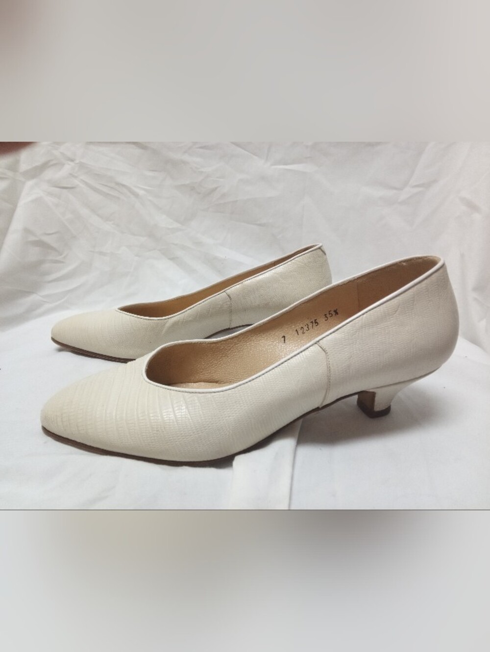 Manolo Blahnik Womens Sz 6 Leather White Slip On Heels